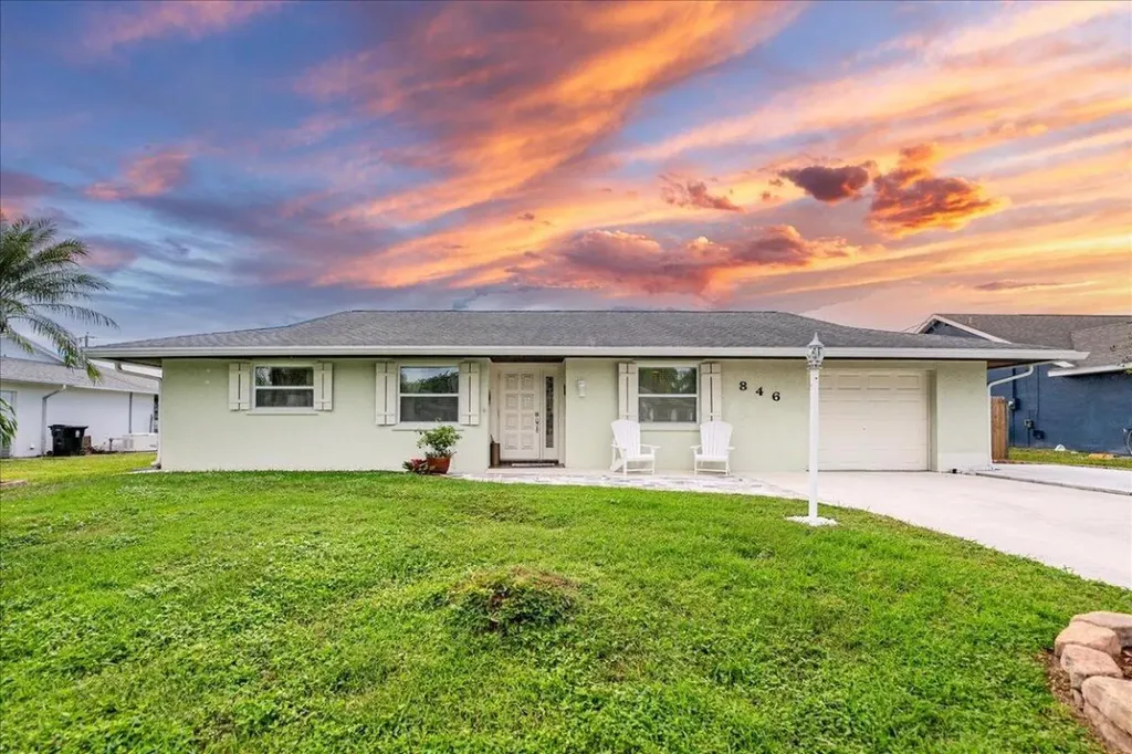 846 SE Carnival Avenue Port St Lucie FL 34983