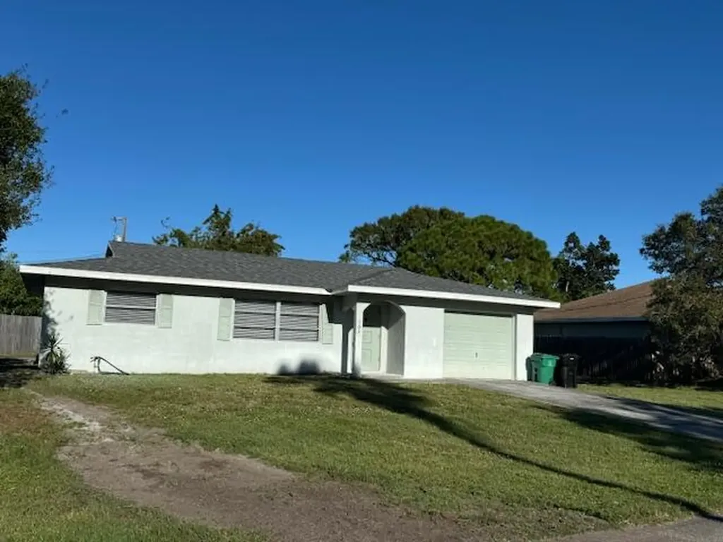 502 NW Salina Terrace Port St Lucie FL 34983