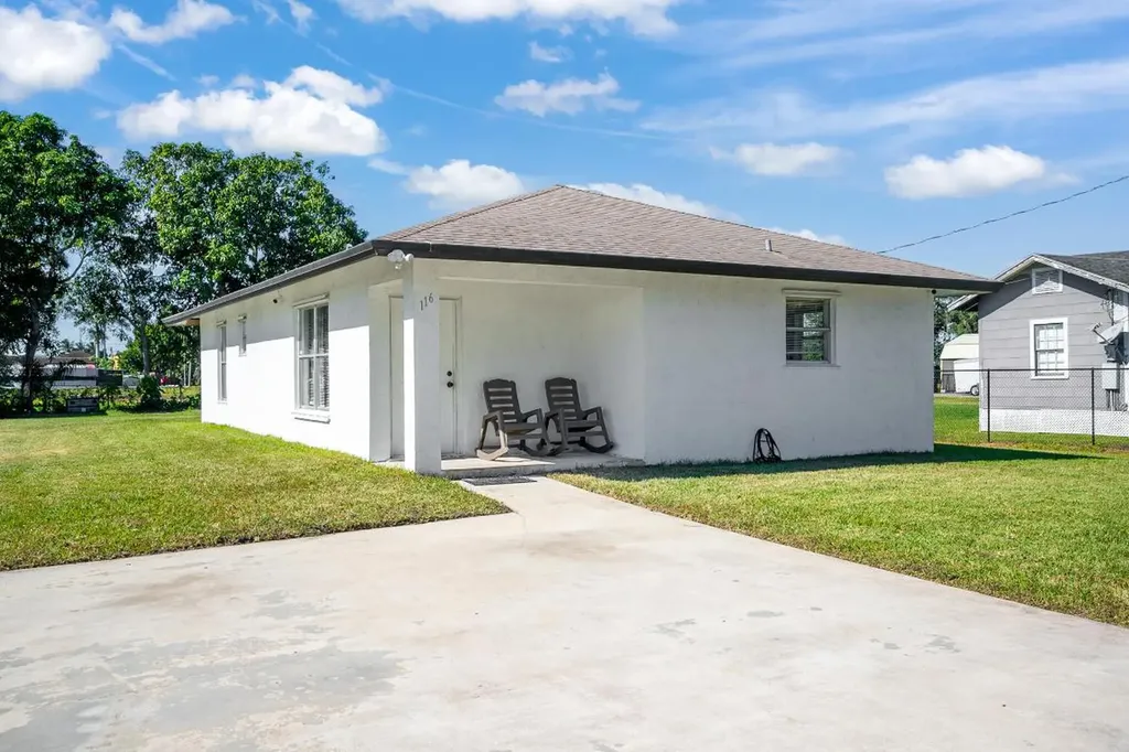 116 SE 3rd Street N Belle Glade FL 33430