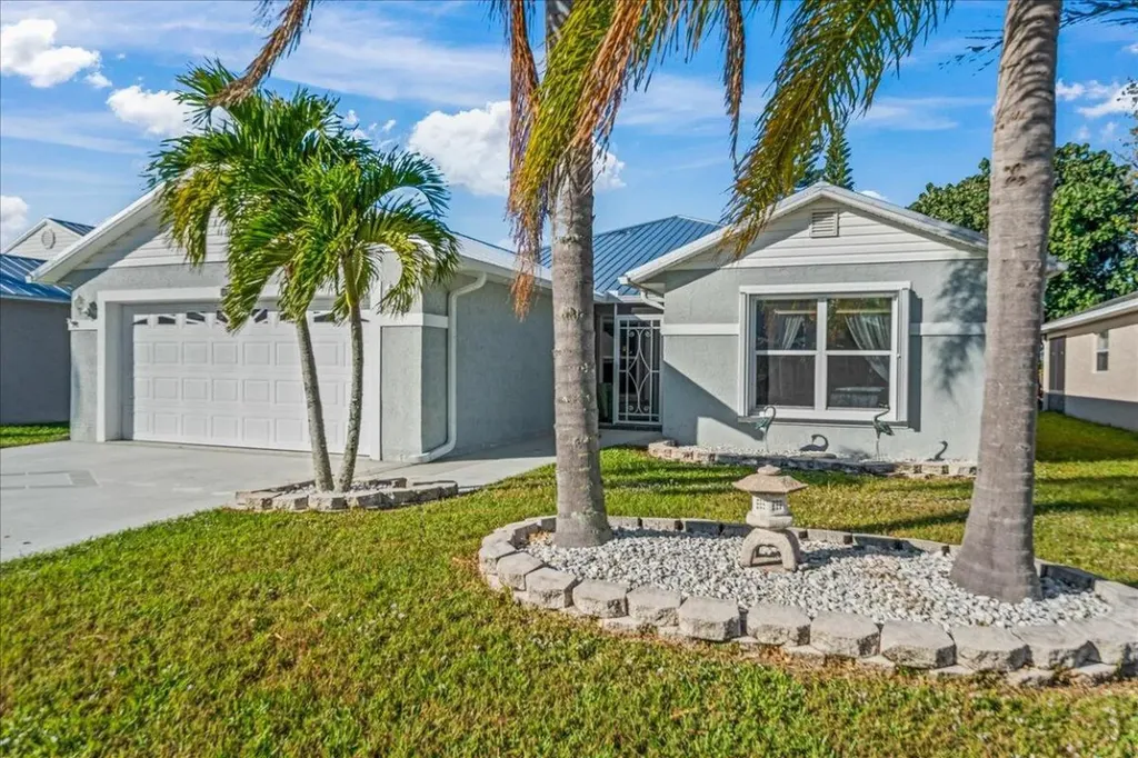 6607 Alemendra Fort Pierce FL 34951