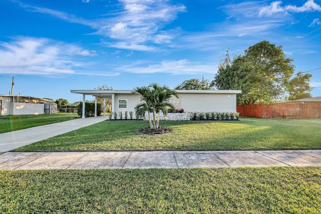 180 SE Soneto Court Port St Lucie FL 34983
