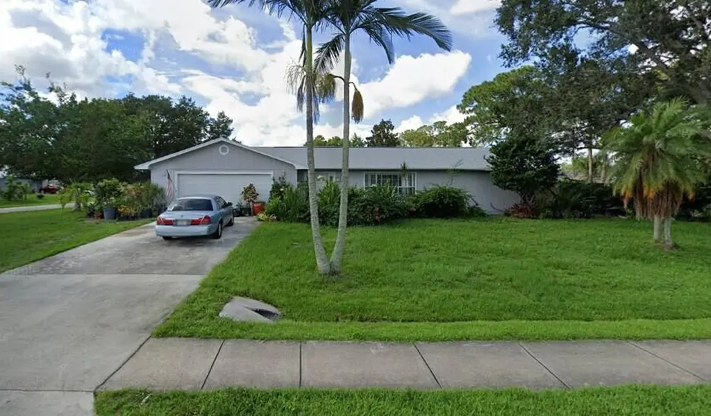 532 SE Thornhill Drive Port St Lucie FL 34983