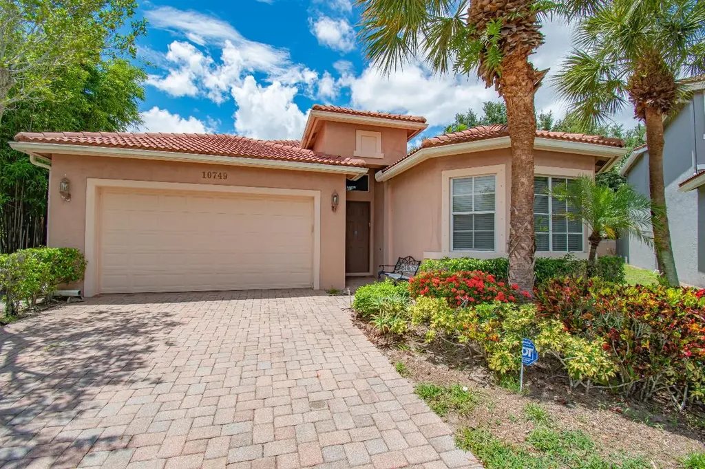 10749 Lake Wynds Court Boynton Beach FL 33437