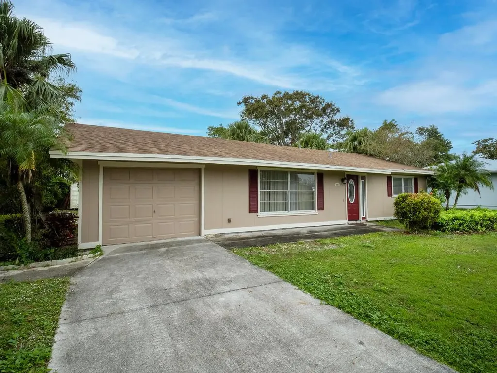444 SE Whitmore Drive Port St Lucie FL 34984