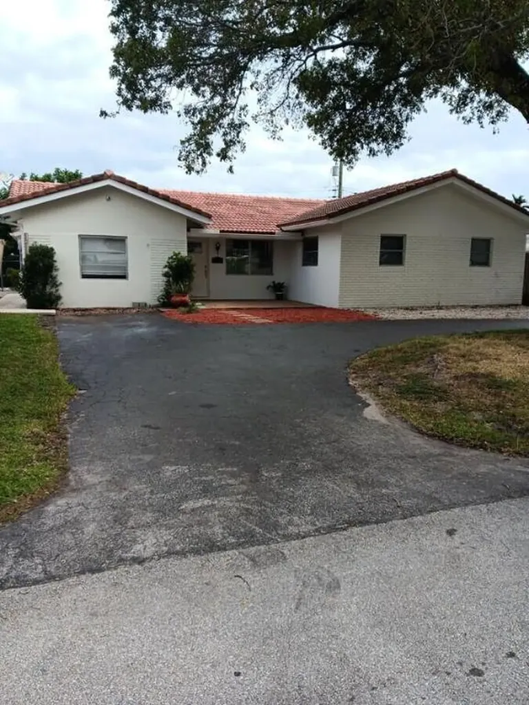 4408 NE 17th Terrace Oakland Park FL 33334