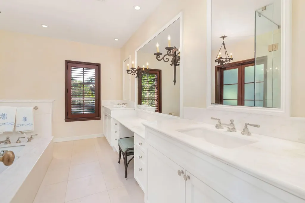 424 Brazilian Avenue Palm Beach FL 33480