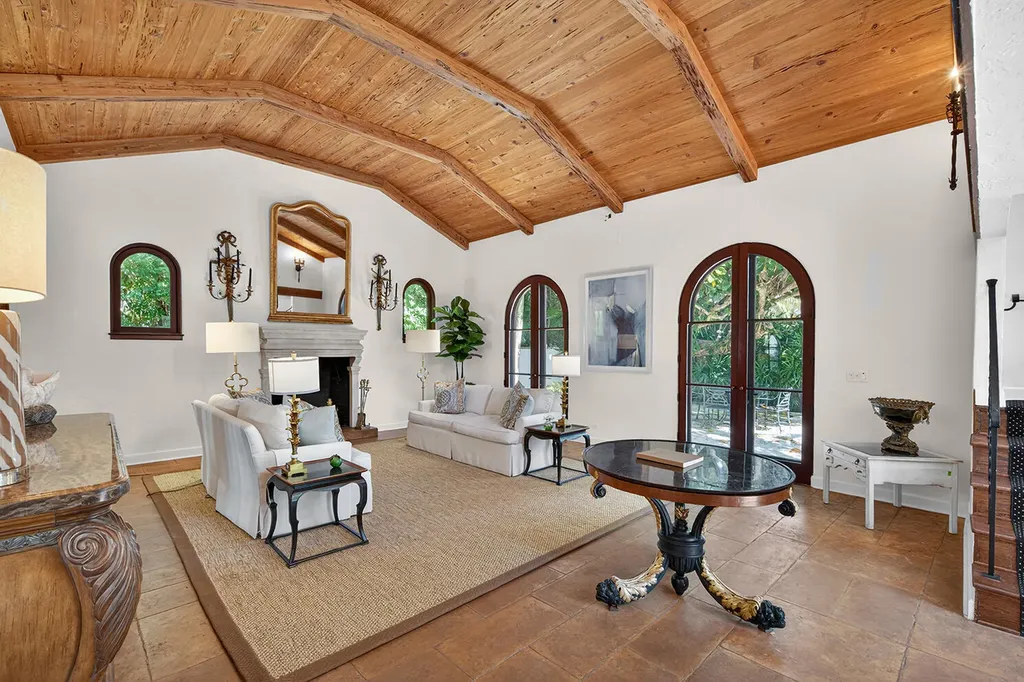 424 Brazilian Avenue Palm Beach FL 33480