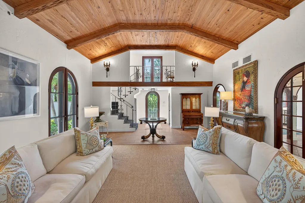 424 Brazilian Avenue Palm Beach FL 33480