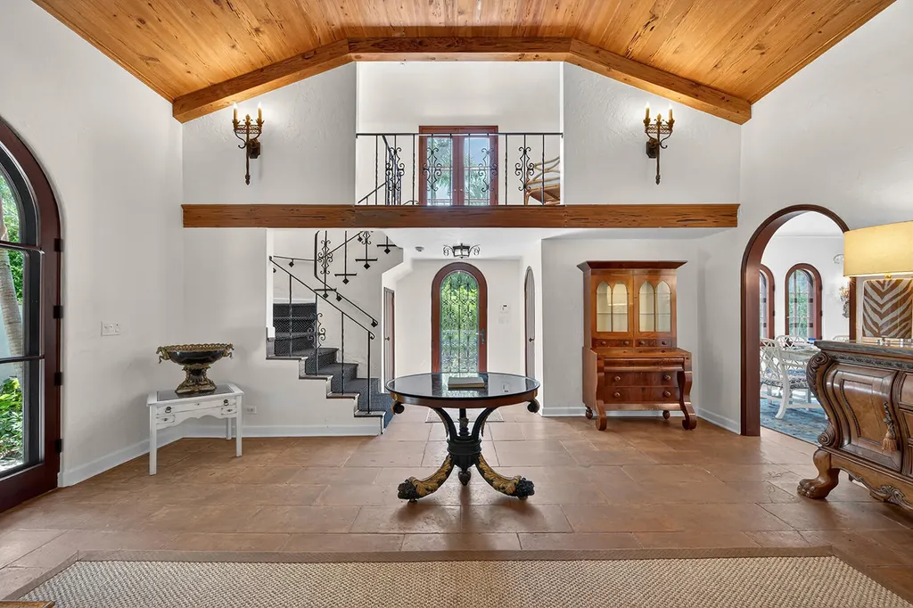 424 Brazilian Avenue Palm Beach FL 33480
