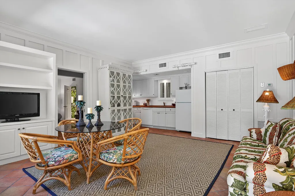 424 Brazilian Avenue Palm Beach FL 33480