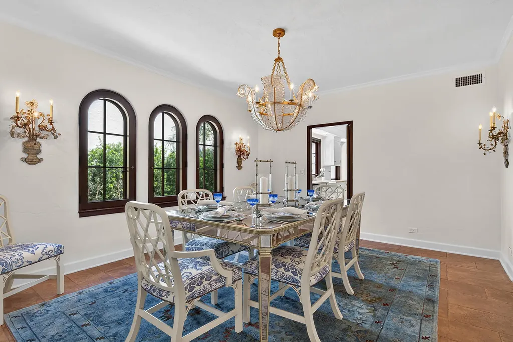424 Brazilian Avenue Palm Beach FL 33480