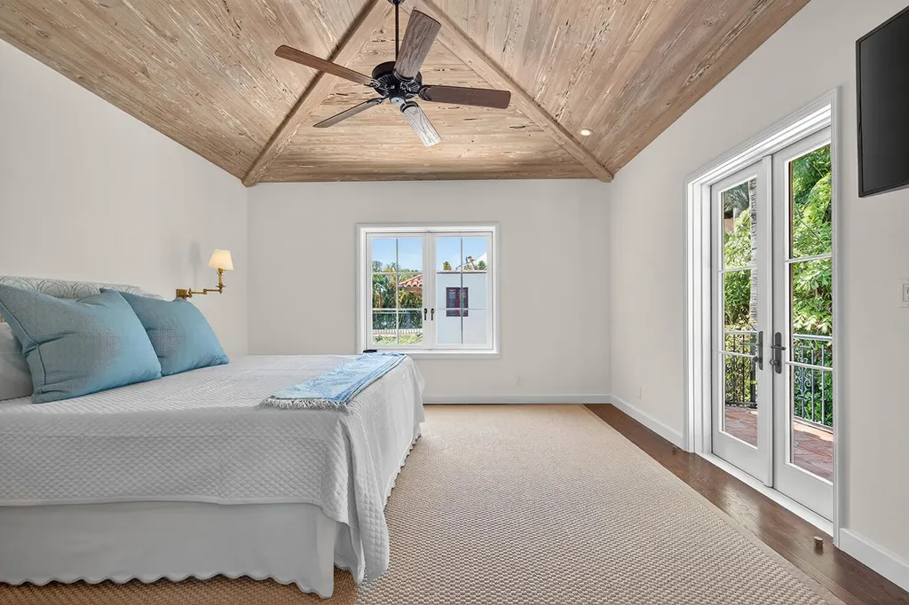 424 Brazilian Avenue Palm Beach FL 33480