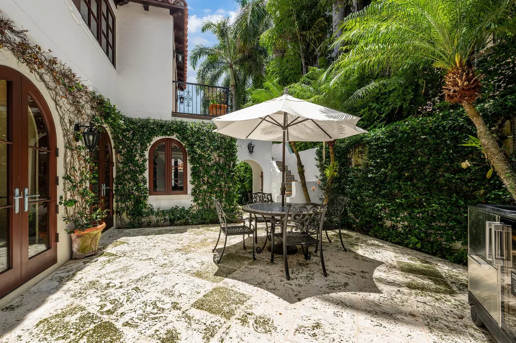 424 Brazilian Avenue Palm Beach FL 33480