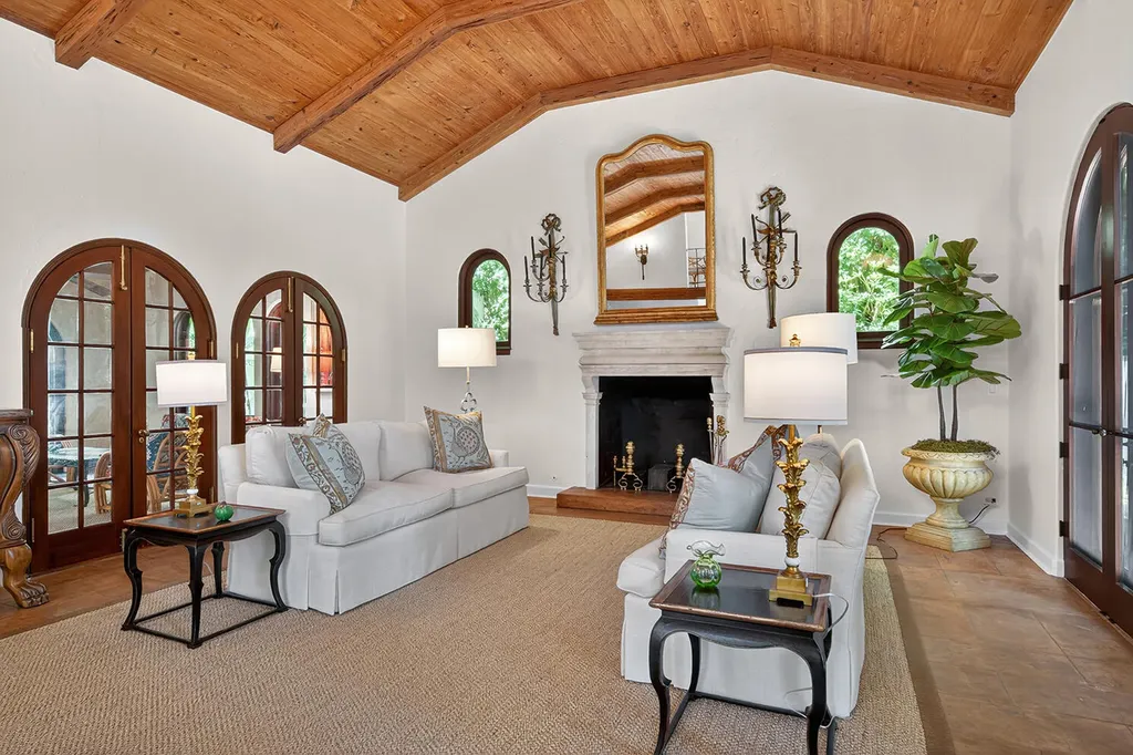 424 Brazilian Avenue Palm Beach FL 33480