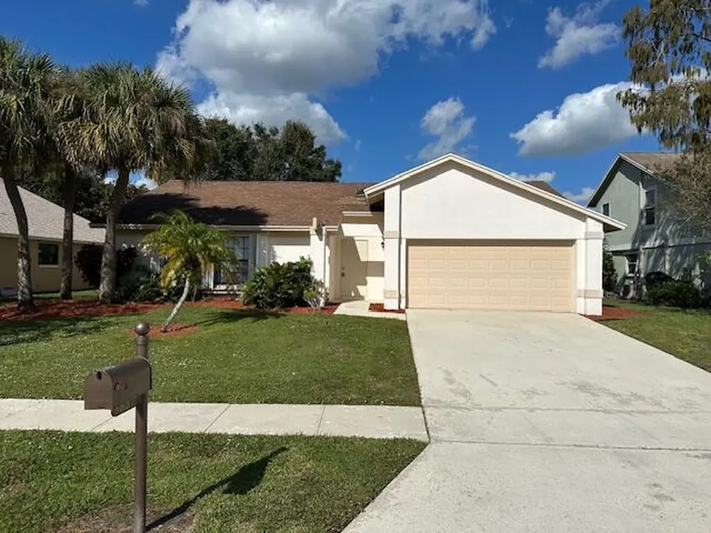 9851 Cross Pine Court Lake Worth FL 33467
