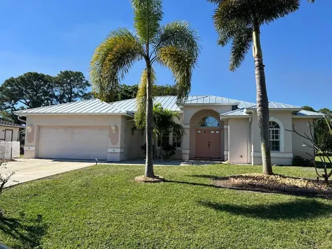 1818 SE Camden Street Port St Lucie FL 34952