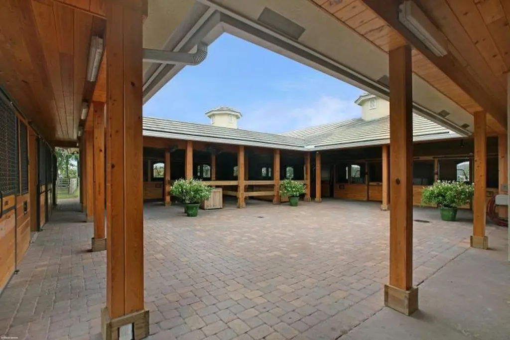 2705 Appaloosa Trail Wellington FL 33414