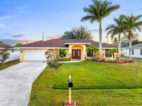 750 SW Mccullough Avenue Port St Lucie FL 34953