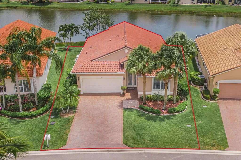 352 NW Shoreline Circle Port St Lucie FL 34986