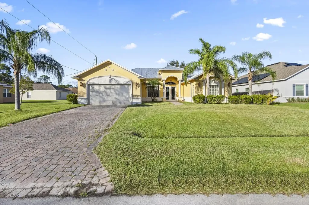 1589 SW Bermel Avenue Port St Lucie FL 34953