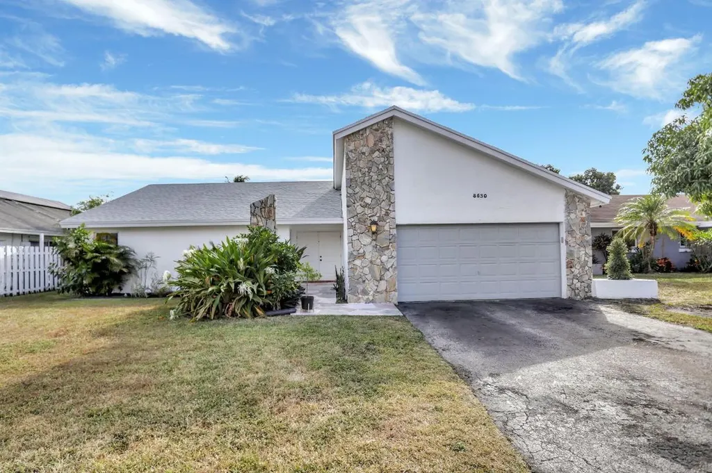 8530 NW 47th Street Lauderhill FL 33351