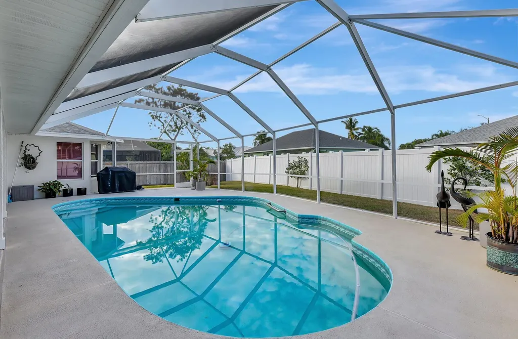 1021 SE Walters Terrace Port St Lucie FL 34983