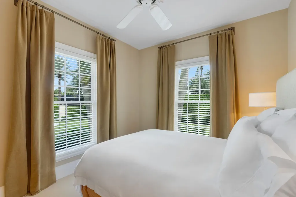 510 N Lake Way Palm Beach FL 33480