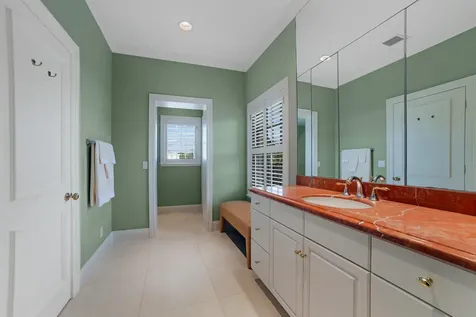 510 N Lake Way Palm Beach FL 33480