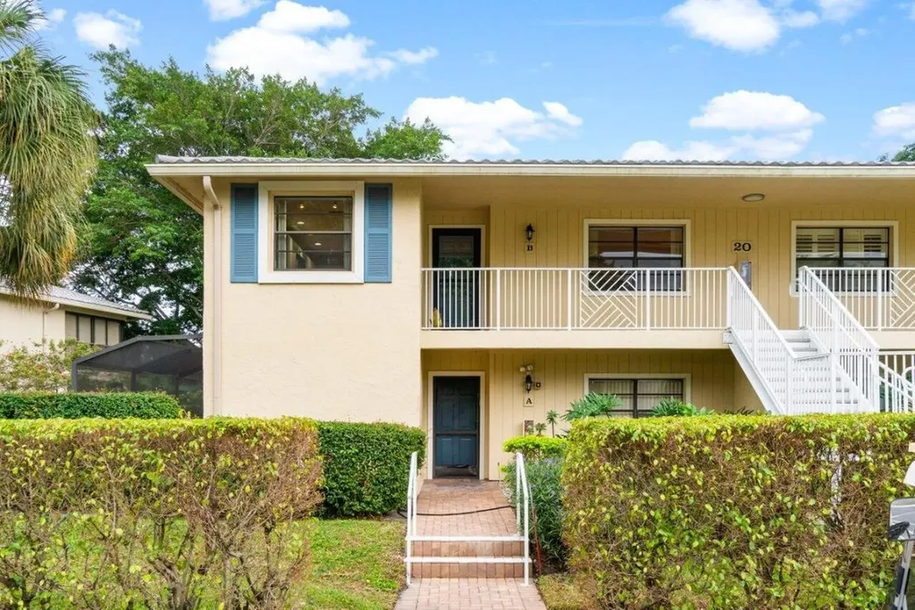 20 Westgate Lane Boynton Beach FL 33436