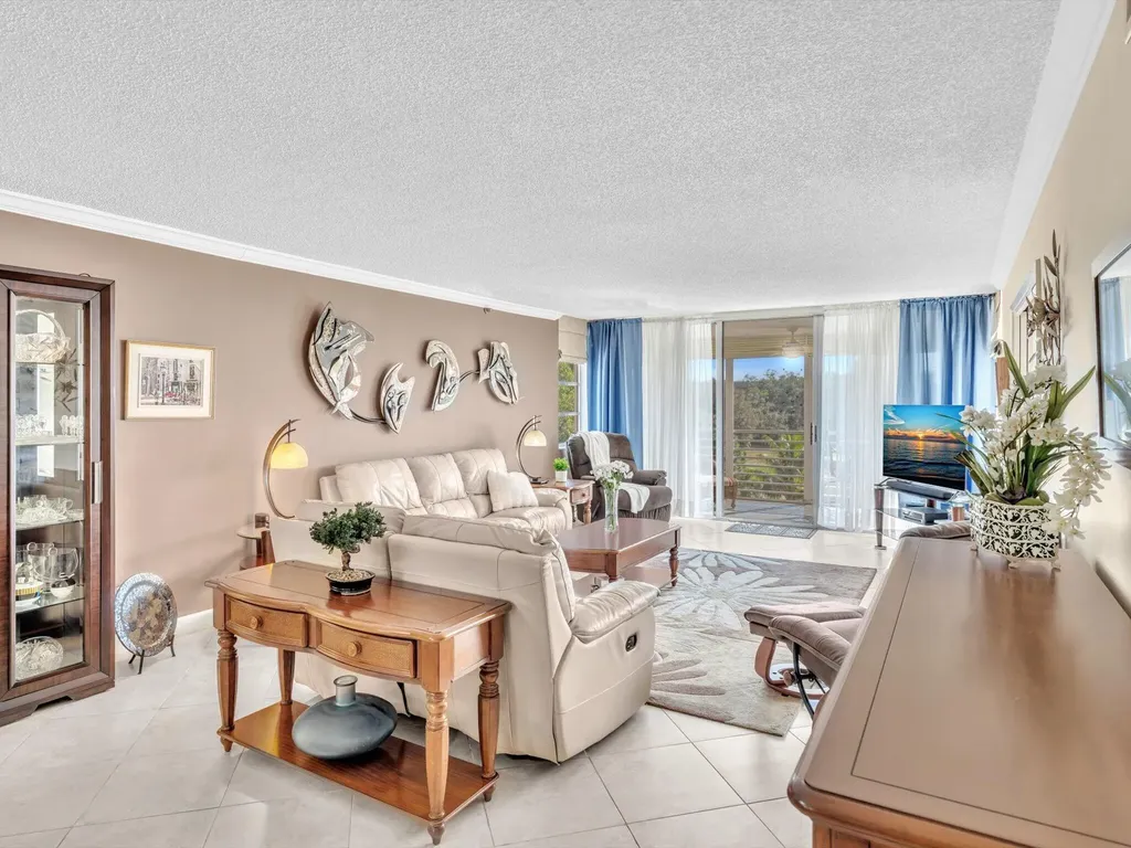 3510 Oaks Way Pompano Beach FL 33069