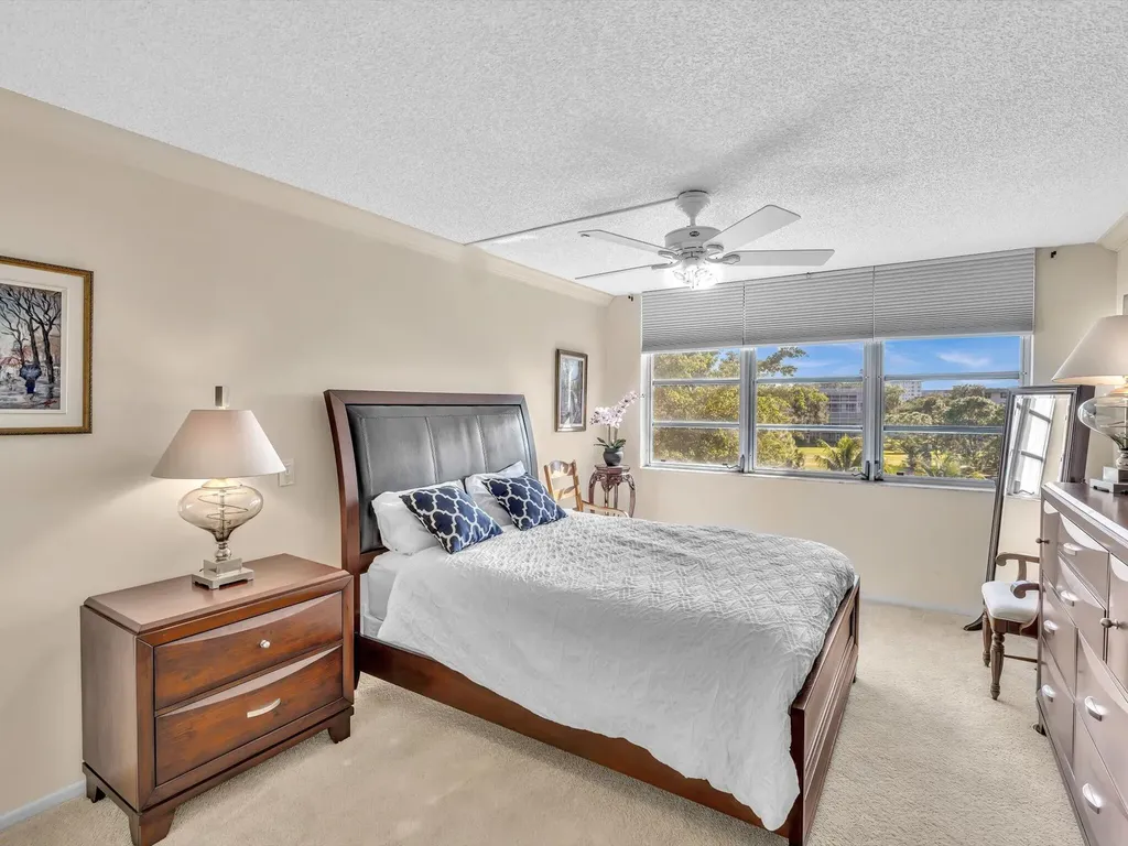 3510 Oaks Way Pompano Beach FL 33069