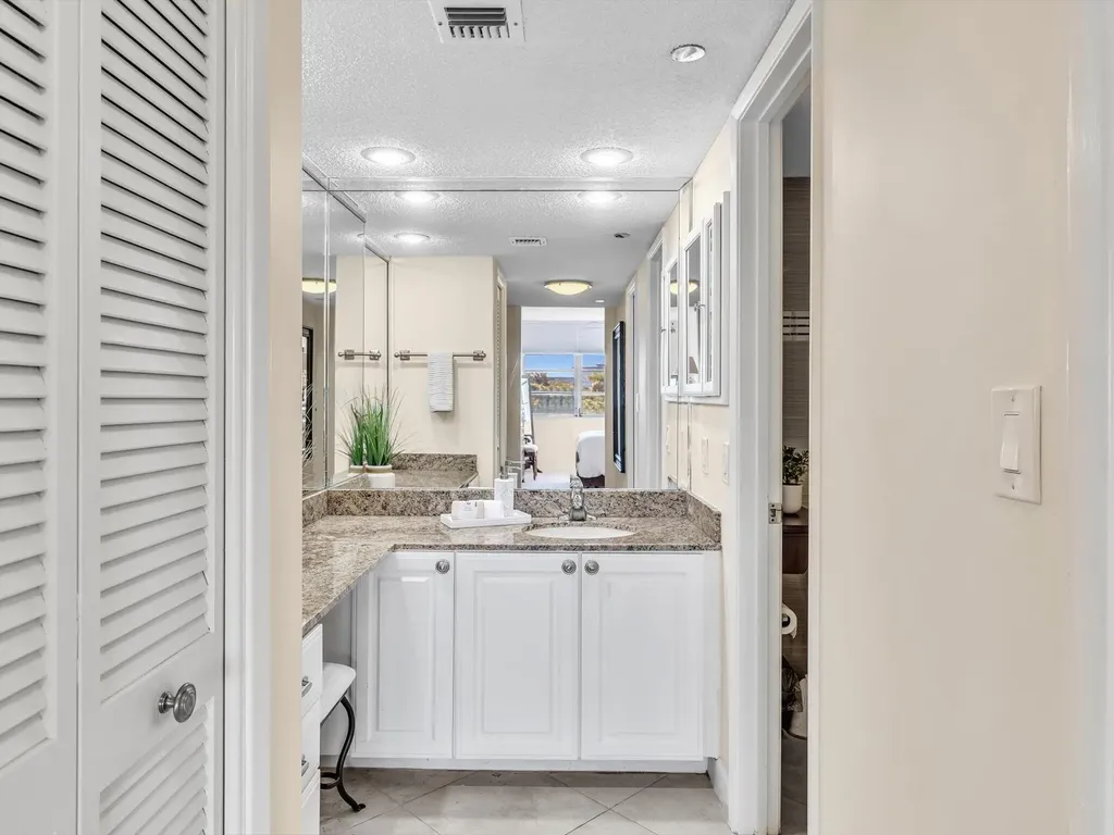 3510 Oaks Way Pompano Beach FL 33069
