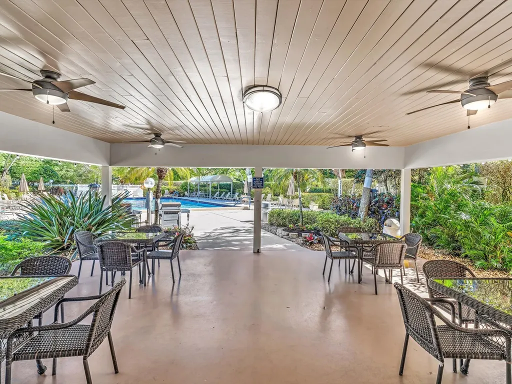 3510 Oaks Way Pompano Beach FL 33069
