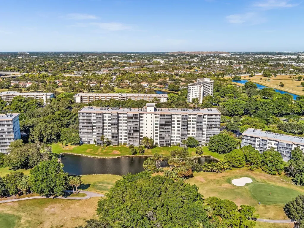 3510 Oaks Way Pompano Beach FL 33069