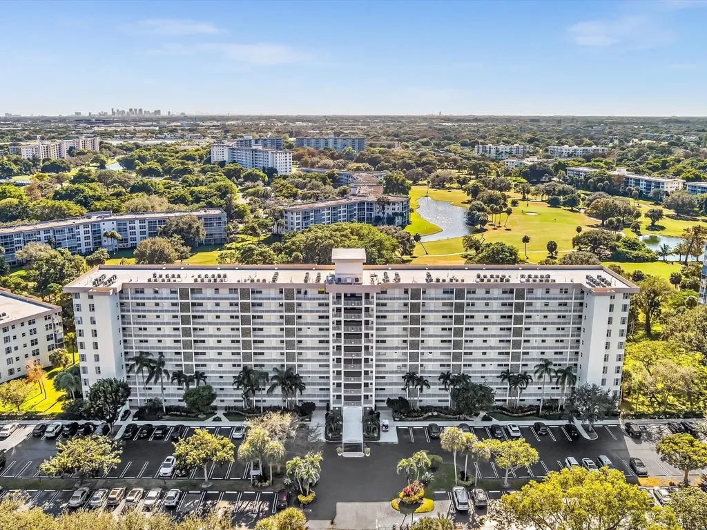 3510 Oaks Way Pompano Beach FL 33069