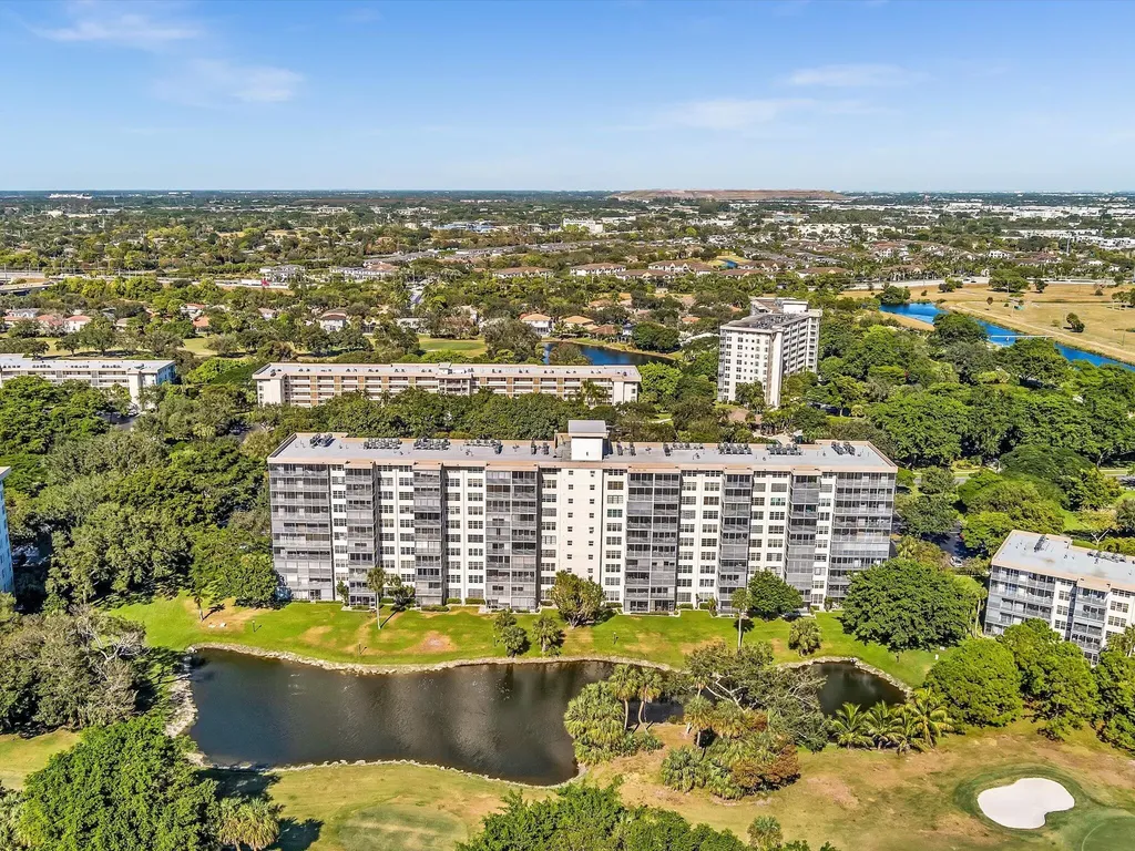 3510 Oaks Way Pompano Beach FL 33069