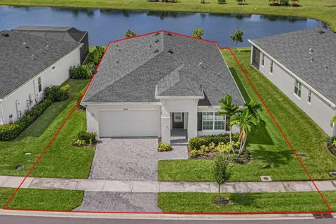 824 SE Bloomfield Road Port St Lucie FL 34984