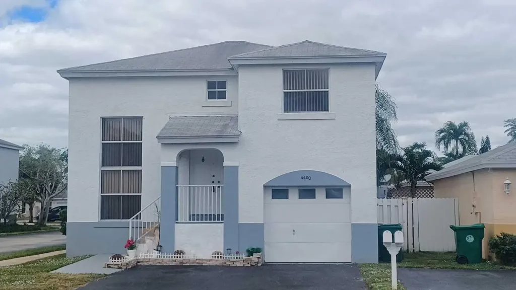 4400 SW 72nd Terrace Davie FL 33314