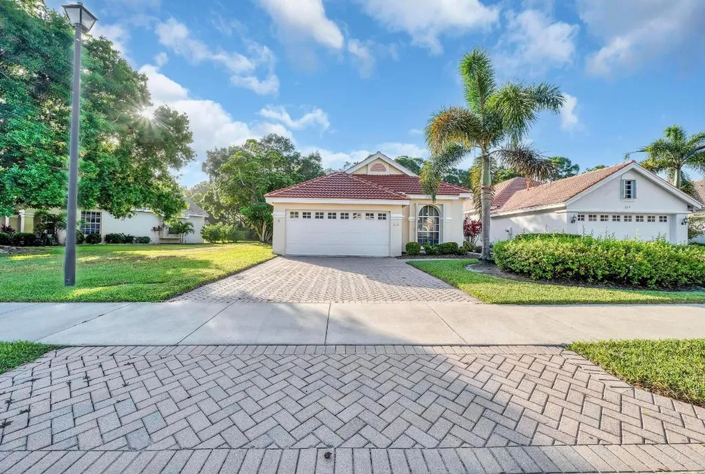 615 SW Saint Thomas Cove Port St Lucie FL 34986
