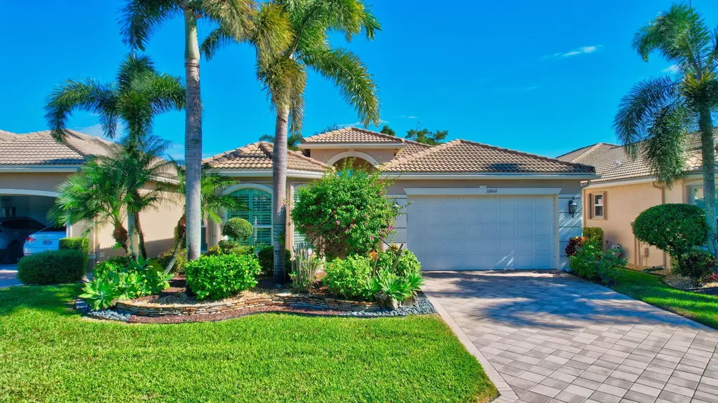 10840 Thomas Lake Manor Boynton Beach FL 33473