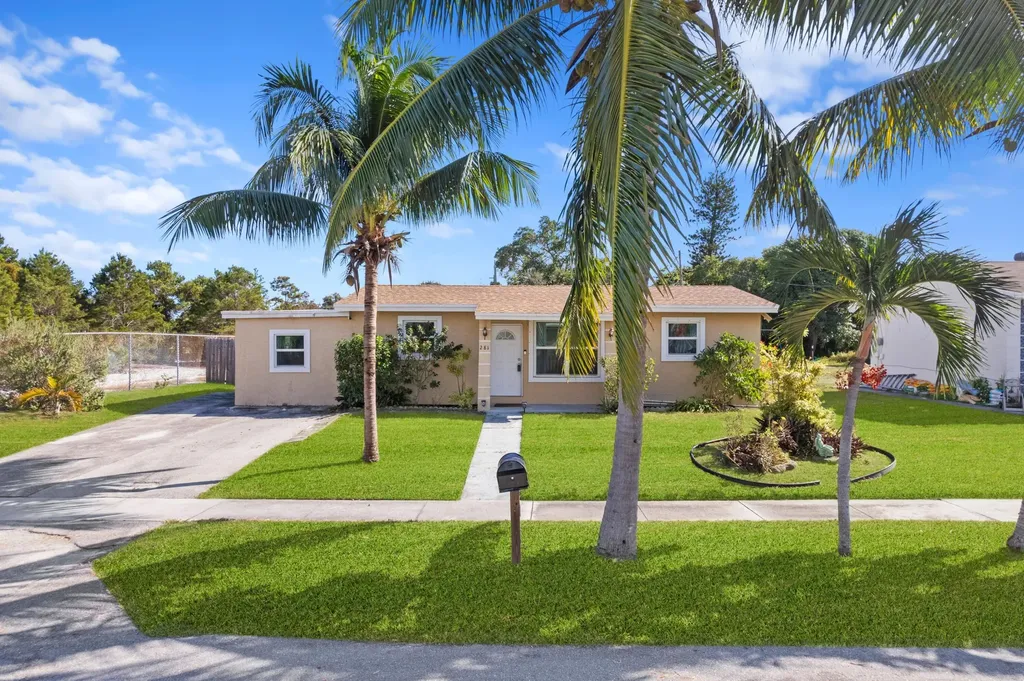 281 NW 28th Avenue Boynton Beach FL 33435