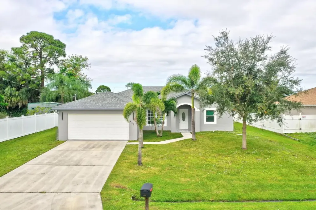 457 SW Todd Avenue Port St Lucie FL 34983