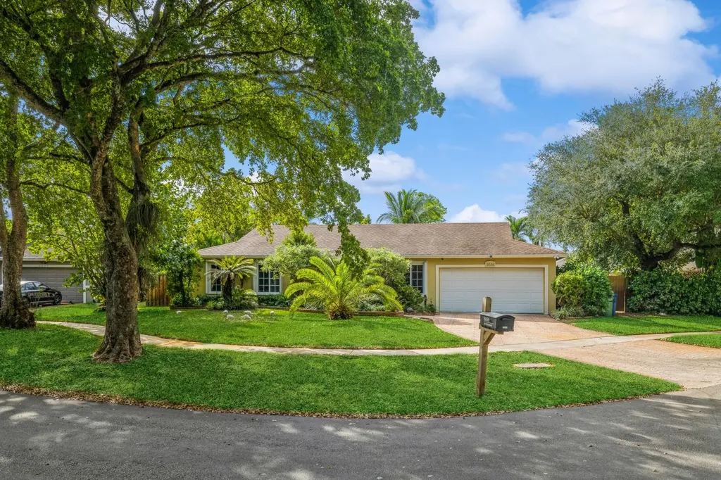 8686 SW 51st Street Cooper City FL 33328