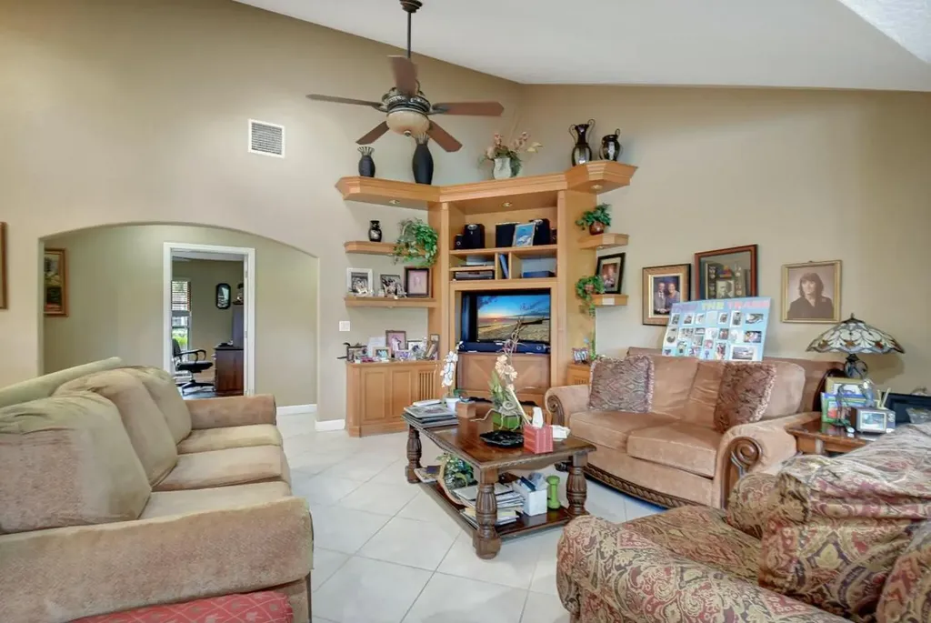 581 S Country Club Drive Atlantis FL 33462