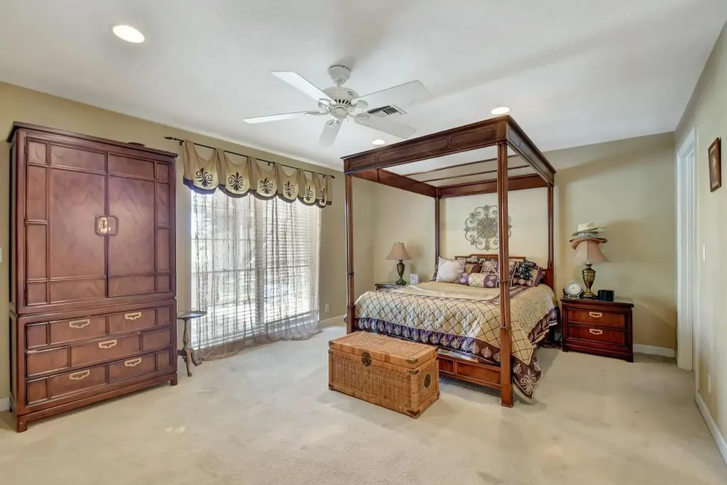 581 S Country Club Drive Atlantis FL 33462