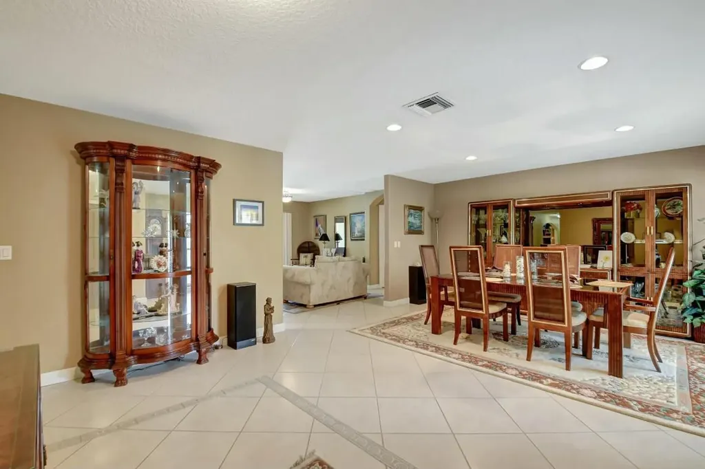 581 S Country Club Drive Atlantis FL 33462
