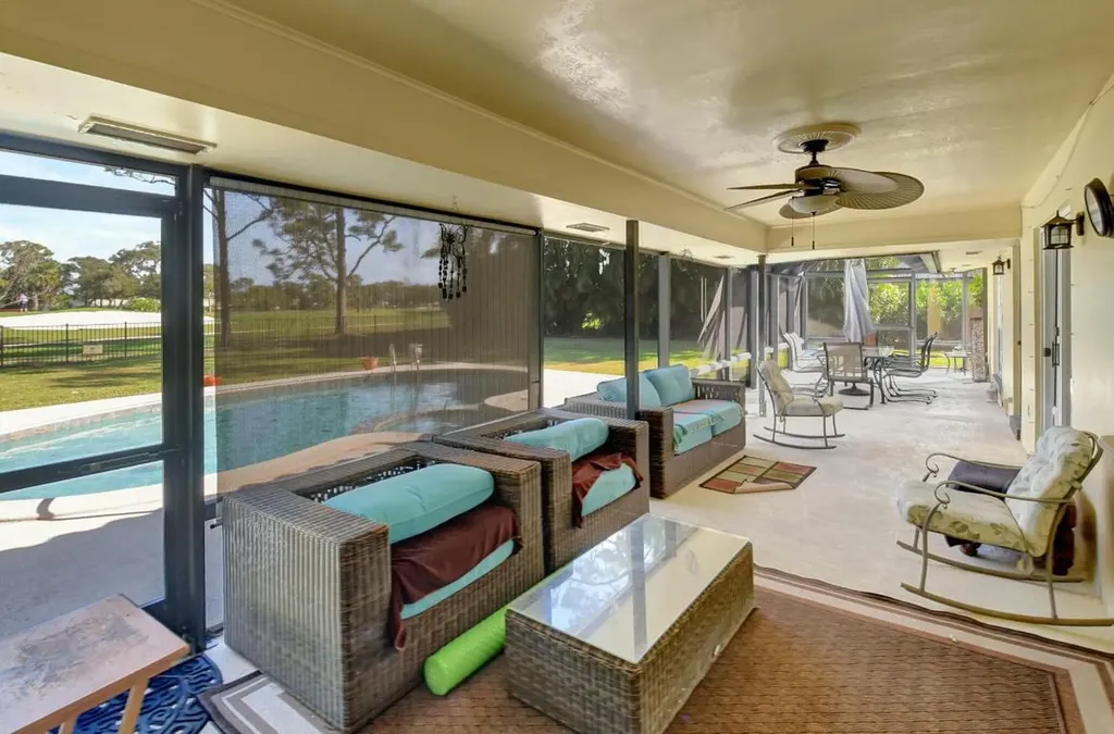 581 S Country Club Drive Atlantis FL 33462
