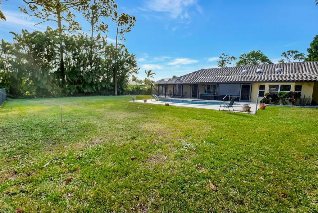 581 S Country Club Drive Atlantis FL 33462