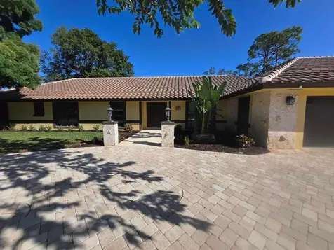 581 S Country Club Drive Atlantis FL 33462