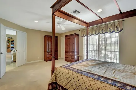 581 S Country Club Drive Atlantis FL 33462